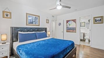 Deluxe Room | 1 bedroom, Frette Italian sheets, premium bedding, pillow-top beds