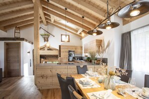 Chalet (incl. cleaning fee CHF 350) | Area keluarga | TV layar datar