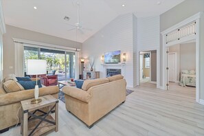 Smart TV, fireplace - True Florida Charm! Bonita Springs Home ~ Heated Pool ~ Private Lanai! (Bonita Springs)