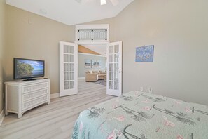 3 bedrooms, desk, iron/ironing board, free WiFi - True Florida Charm! Bonita Springs Home ~ Heated Pool ~ Private Lanai! (Bonita Springs)