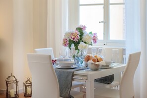 Dining - CASA UGOLINO, State of the Art Central 2 Bedrooms Apartment in Lucca (Lucca)