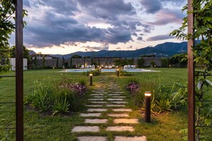 Property grounds - VILLA HUGO, Understated Luxury 5 Bedrooms Villa with Pool and a Welcoming Ambience (Lucca)