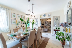 Dining - VILLA DANA, 4 bedrooms 4 bathrooms Retreat Villa with Private Swimming Pool and SPA (Segromigno in Monte)