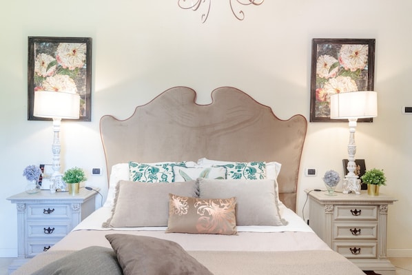 4 bedrooms, iron/ironing board, bed sheets