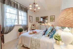 4 chambres, fer et planche à repasser, draps fournis