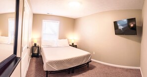 4 habitaciones, tabla de planchar con plancha, wifi y ropa de cama 