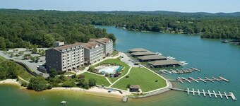 Condo with great Lake views. Come stay with us on your vacation ￼