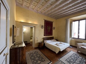 3 bedrooms, iron/ironing board, travel crib, free WiFi