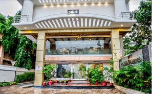 Exterior detail - Golden Metro Hotel (Bengaluru)