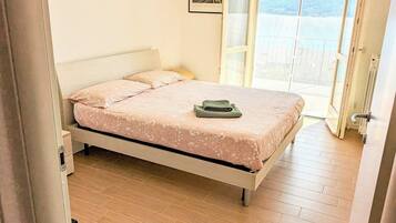 2 chambres, fer et planche à repasser, lit parapluie, Wi-Fi gratuit