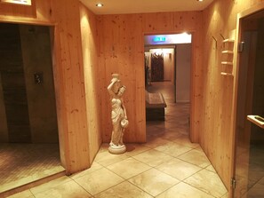 Interior - Apartment Kogelblick Gosau (with balcony and wellness area) (Gosau)