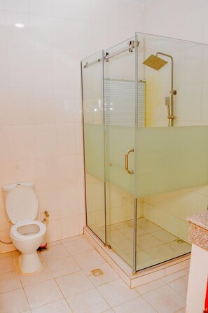 Shower, towels, soap, toilet paper - Kedros Precious Suites (Ilorin)
