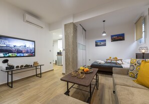 Departamento básico | Área de sala de estar | Televisión