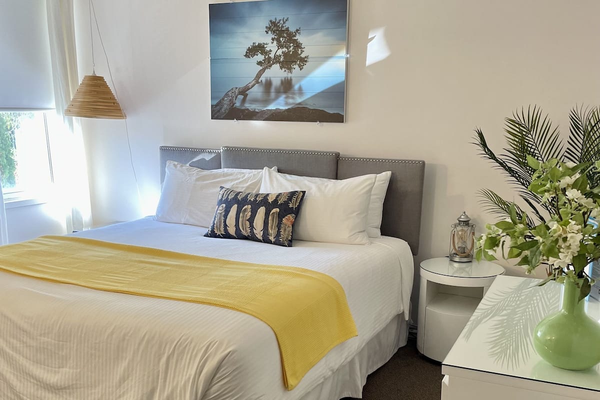 1 bedroom, individually furnished, desk, laptop workspace