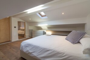 4 chambres, fer et planche à repasser, Wi-Fi, draps fournis