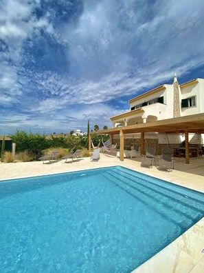 Utomhuspool