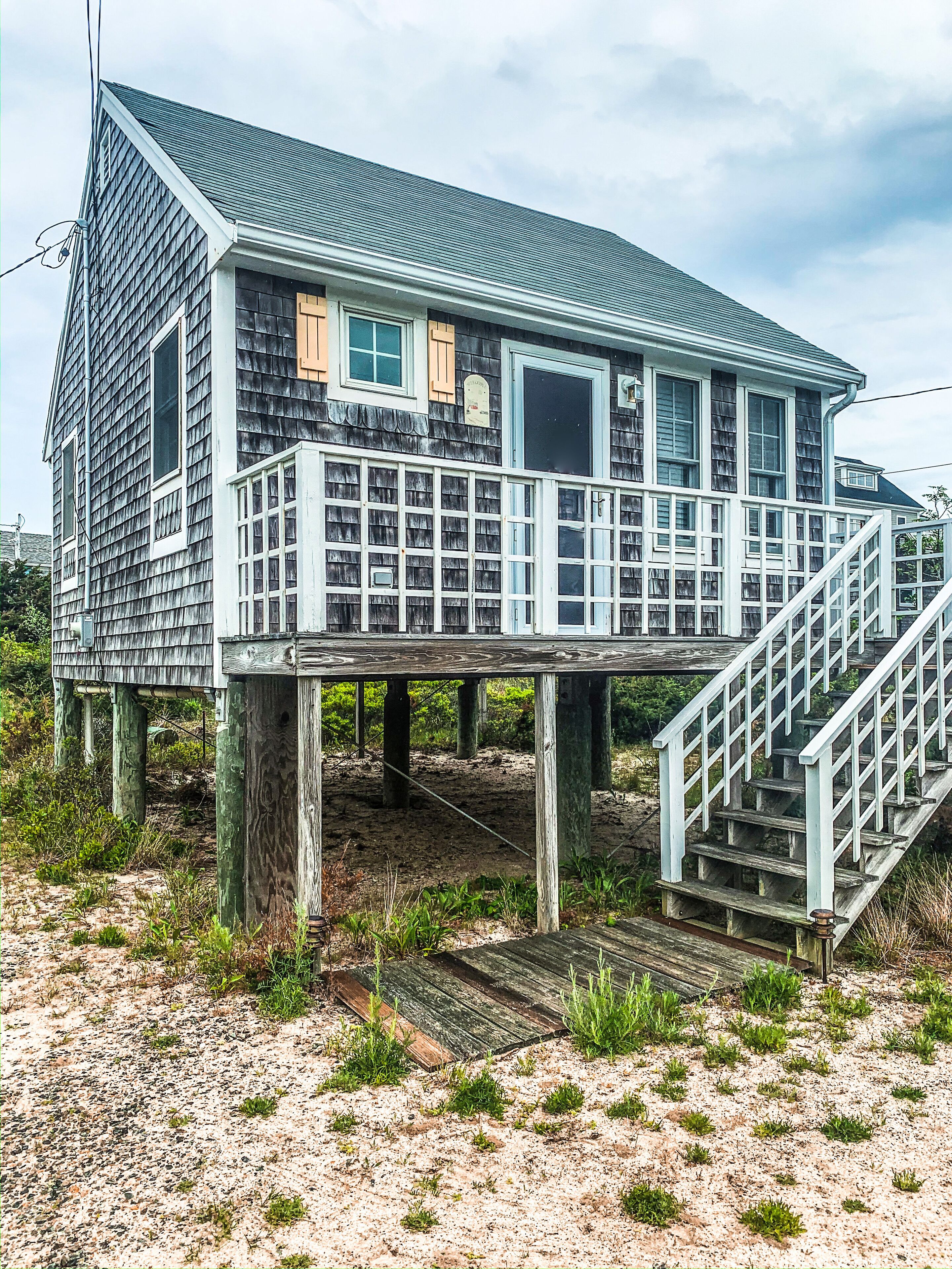 Beach Bungalow 100 feet from the beach