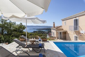 4 bedrooms, in-room safe, desk, soundproofing - Villa Kallisti - A Dream House With Amazing View (Ermionida)