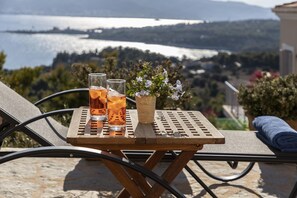 Biệt thự | 4 phòng ngủ, két bảo mật tại phòng, bàn, phòng cách âm 