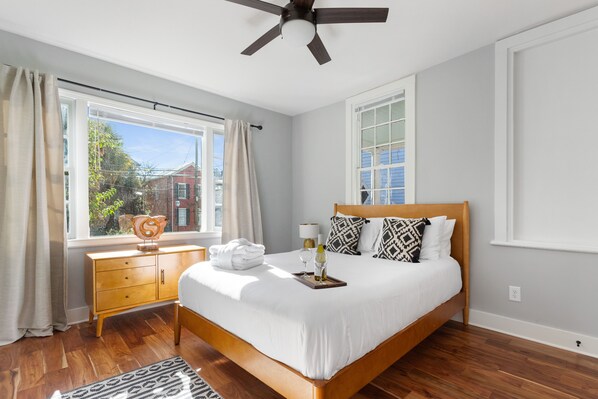 3 bedrooms, iron/ironing board, Internet