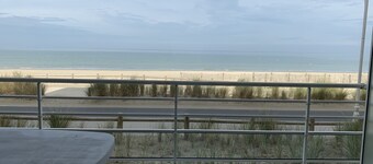 Newly renovated 1BR apartment with parking in Fort-Mahon-Plage