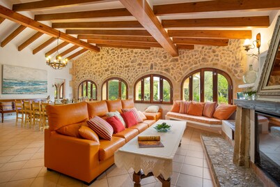Surrounded by mountains & nature, near the beach