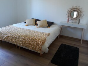 3 Schlafzimmer, Bügeleisen/Bügelbrett, kostenloses WLAN, Bettwäsche