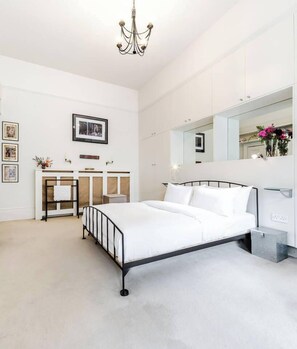 1 bedroom, iron/ironing board, Internet