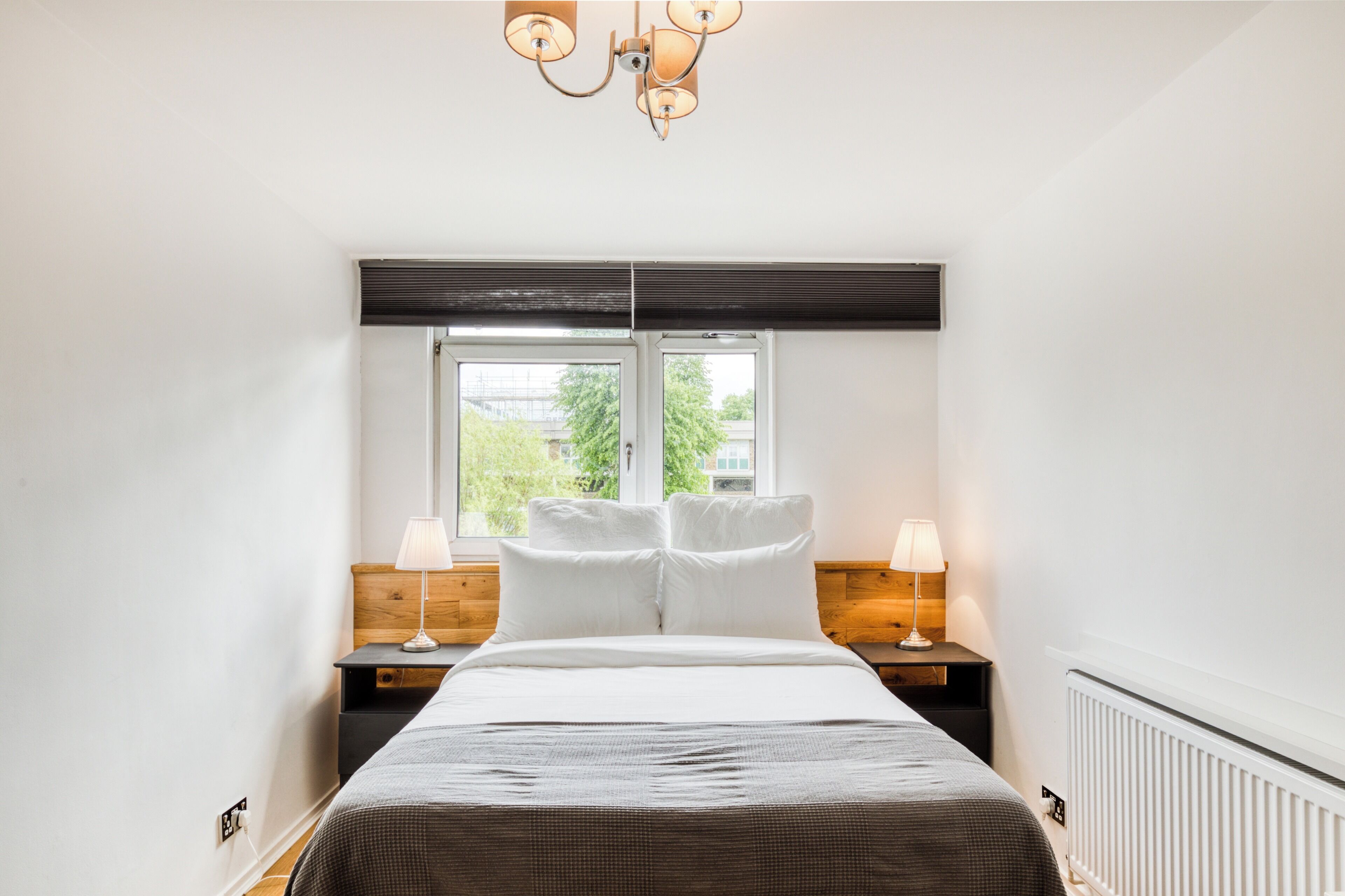 4 bedrooms, iron/ironing board, travel cot, Internet