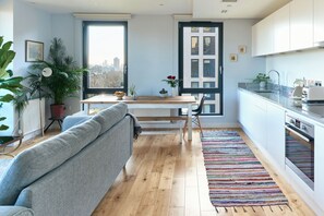 Kühlschrank, Ofen, Herdplatte, Geschirrspüler