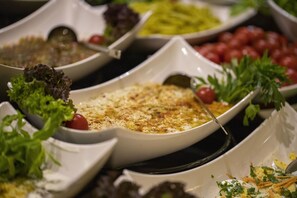 Free daily buffet breakfast - The Green Otel (Istanbul)