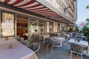 Outdoor dining - Weisses Rossli (Ingenbohl)