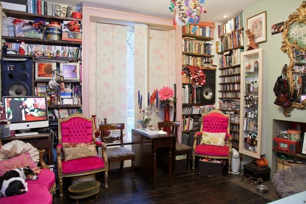 Interior - Boutique bijoux garden flat in vibrant Oval (London)