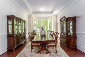 تناول الطعام