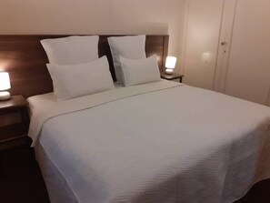 6 habitaciones, tabla de planchar con plancha, wifi y ropa de cama 