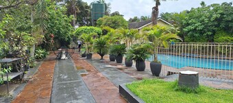 Charming 6-Bed House in  Harare