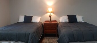 Apartment 2- 2760 Carters Ferry Road Milam Texas. Free Ice !!!