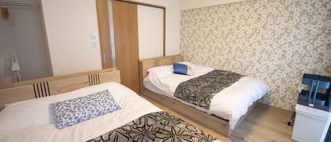 1 bedroom, blackout curtains, free WiFi, bed sheets