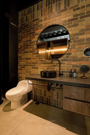 Hair dryer, towels, soap, toilet paper - Highend 2BR loft in the middle of Provenza (Medellín)