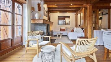 Télévision, cheminée