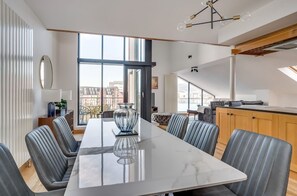 Panoramic Apartment, Ensuite, River View (Samson 5-Bed) | Dining