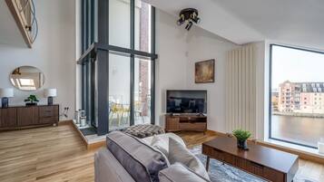 Panoramic Apartment, Ensuite, River View (Samson 5-Bed) | Lounge