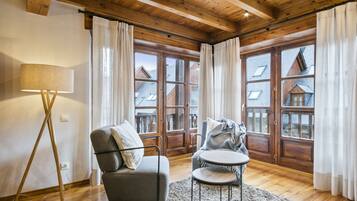 Televisión, chimenea