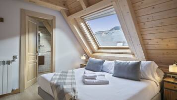 4 dormitorios, tabla de planchar con plancha, Internet y ropa de cama