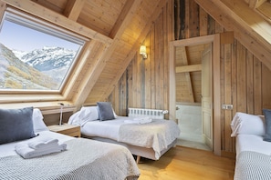 4 Schlafzimmer, Bügeleisen/Bügelbrett, Internetzugang, Bettwäsche