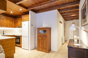 Réfrigérateur, micro-ondes, four, lave-vaisselle