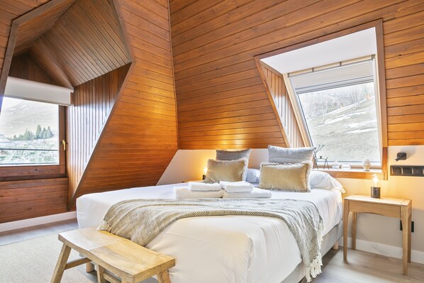 1 dormitorio, tabla de planchar con plancha, wifi y ropa de cama