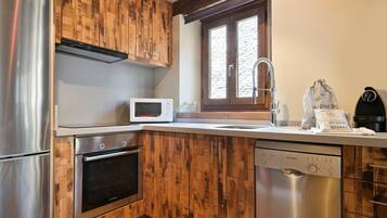 Réfrigérateur, micro-ondes, four, lave-vaisselle