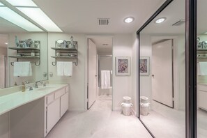 House | Bathroom