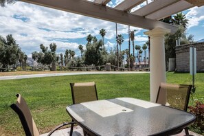 House | Balcony - Farrell B7 (Palm Springs)